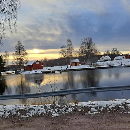 Myntloftet Borlaenge Med Inglasad Bubbelbad Exterior photo